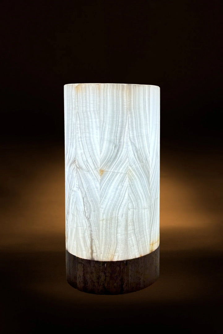 Glacier Onyx Table Lamp