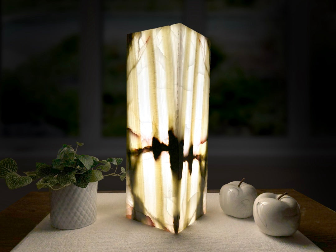 Zion Onyx Table Lamp